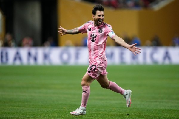 Messi sẽ nhận được máy ảnh độc